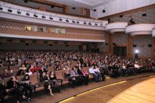 Путешествие в эпоху немого черно-белого кино. Чарли Чаплин рассмешил бакинцев (ФОТО)