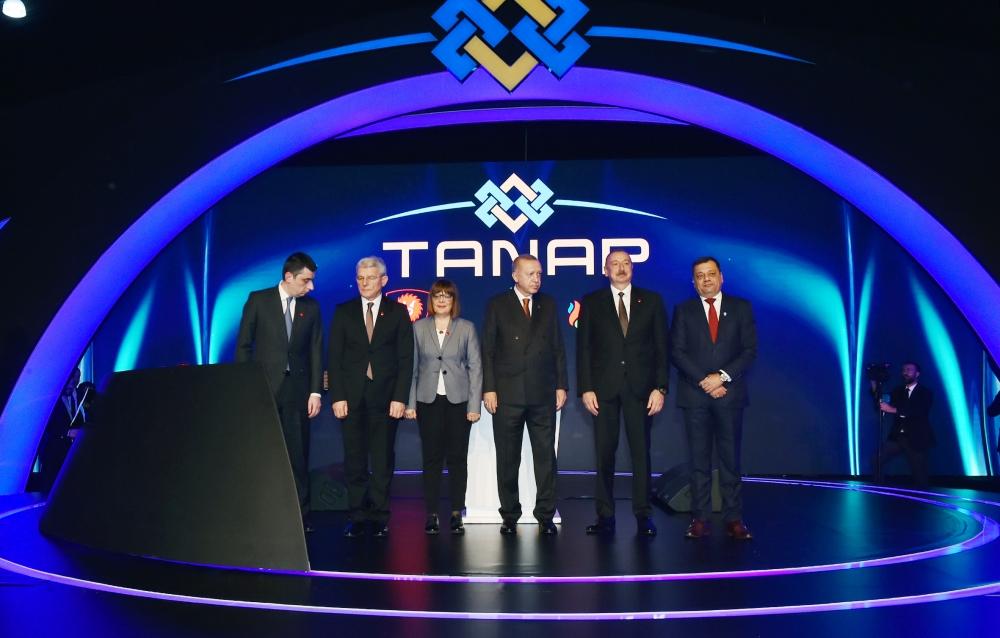 Президент Ильхам Алиев принял участие в церемонии открытия части проекта TANAP, соединяющейся с Европой (ФОТО)