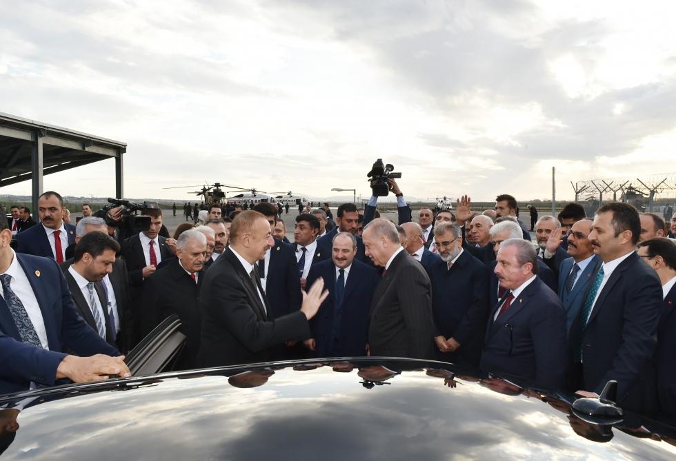 Президент Ильхам Алиев принял участие в церемонии открытия части проекта TANAP, соединяющейся с Европой (ФОТО)