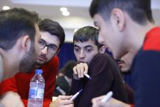 Азербайджанские интеллектуалы отметили юбилей несколькими кубками (ФОТО)