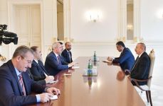 President Ilham Aliyev receives delegation led by Turkish minister of transport and infrastructure (PHOTO)