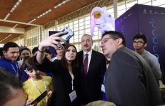Президент Ильхам Алиев и Первая леди Мехрибан Алиева ознакомились с выставкой “Bakutel-2019” (ФОТО)