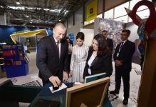Президент Ильхам Алиев и Первая леди Мехрибан Алиева ознакомились с выставкой “Bakutel-2019” (ФОТО)