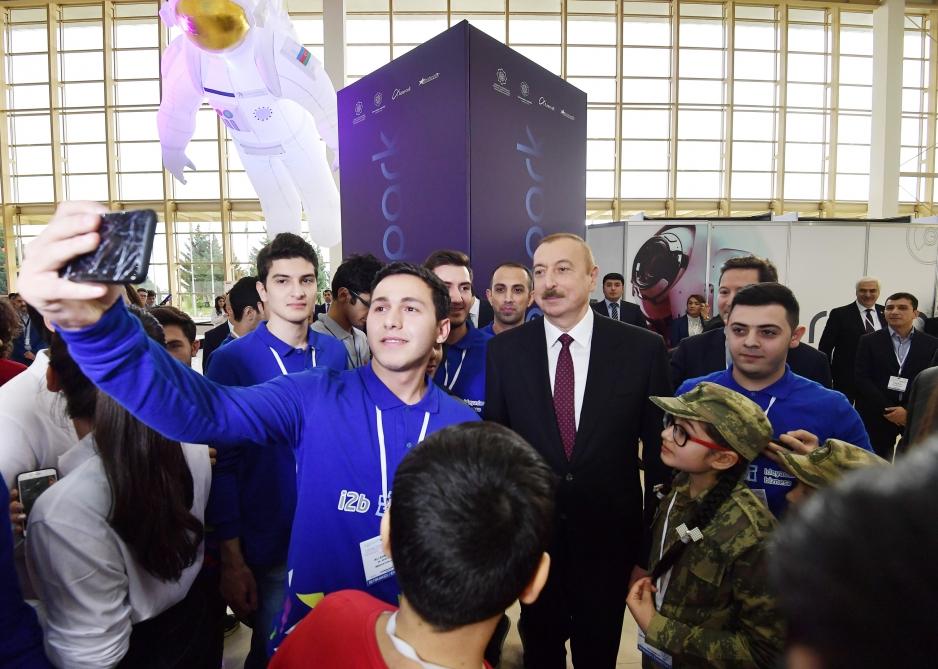 Президент Ильхам Алиев и Первая леди Мехрибан Алиева ознакомились с выставкой “Bakutel-2019” (ФОТО)