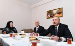 Президент Ильхам Алиев ознакомился с условиями в новом жилом доме для семей, пострадавших в результате землетрясения в Шамахинском районе (ФОТО) (версия 2)