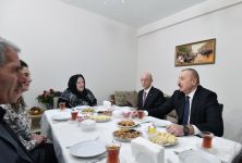 Президент Ильхам Алиев ознакомился с условиями в новом жилом доме для семей, пострадавших в результате землетрясения в Шамахинском районе (ФОТО) (версия 2)