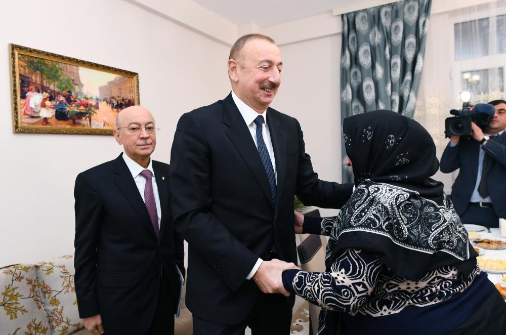 Президент Ильхам Алиев ознакомился с условиями в новом жилом доме для семей, пострадавших в результате землетрясения в Шамахинском районе (ФОТО) (версия 2)