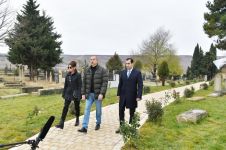 Президент Азербайджана Ильхам Алиев и Первая леди Мехрибан Алиева ознакомились с работами по благоустройству, проведенными вокруг усыпальницы Шаххандан в Шамахы (ФОТО)
