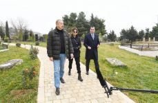 Президент Азербайджана Ильхам Алиев и Первая леди Мехрибан Алиева ознакомились с работами по благоустройству, проведенными вокруг усыпальницы Шаххандан в Шамахы (ФОТО)