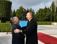 В Баку состоялась церемония официальной встречи короля Иордании (ФОТО)