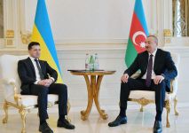 Состоялась встреча Президента Ильхама Алиева и Президента Владимира Зеленского один на один (ФОТО) (версия 2)