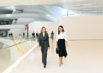 Azerbaijan`s First Vice-President Mehriban Aliyeva and Ukrainian first lady Yelena Zelenskaya visited Heydar Aliyev Center (PHOTO)