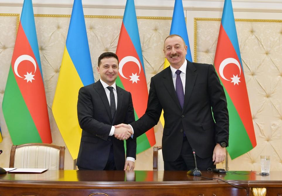 Президенты Азербайджана и Украины выступили с заявлениями для прессы (ФОТО) (версия 3)