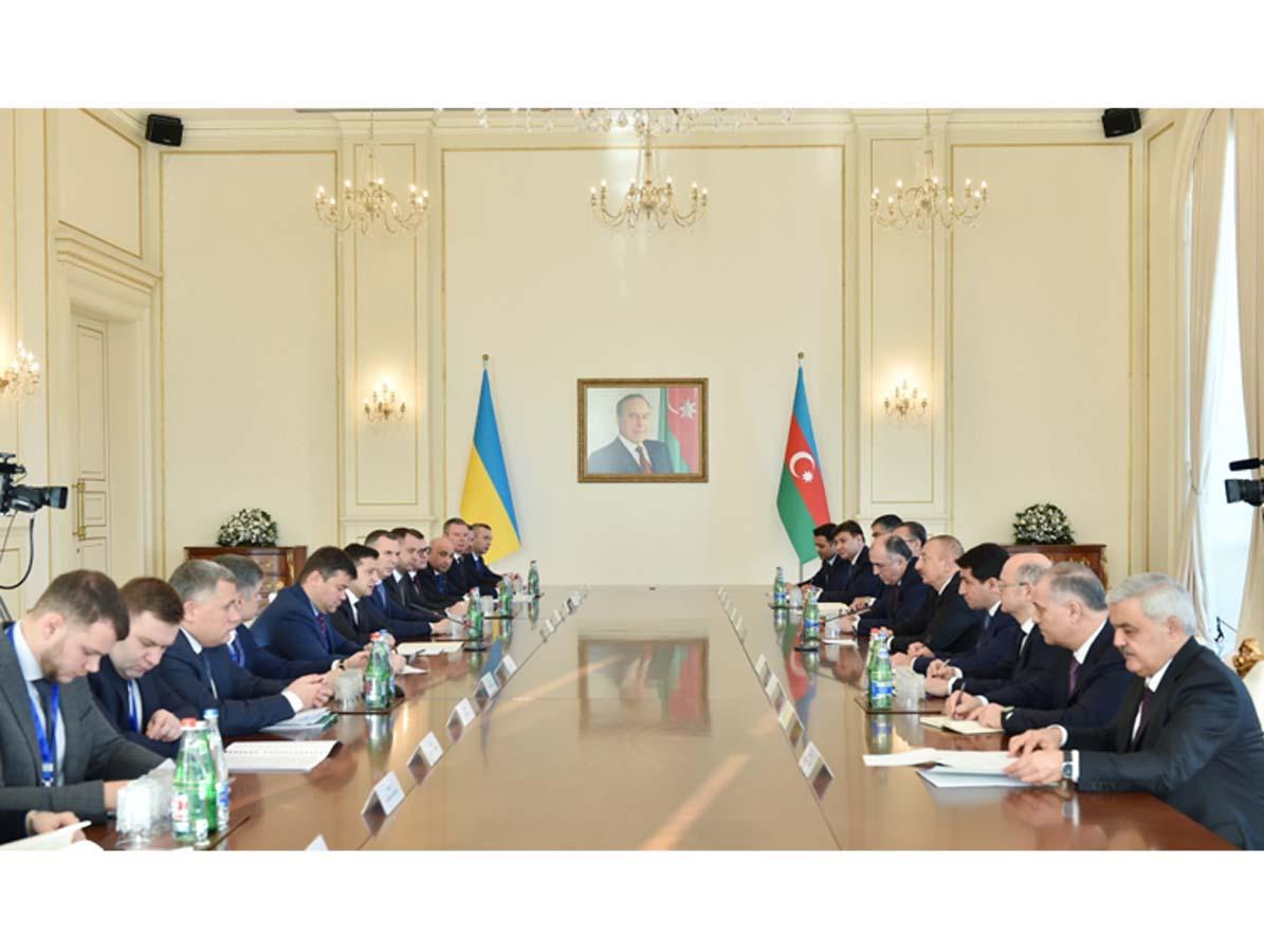 Состоялась встреча Президентов Азербайджана и Украины в расширенном составе