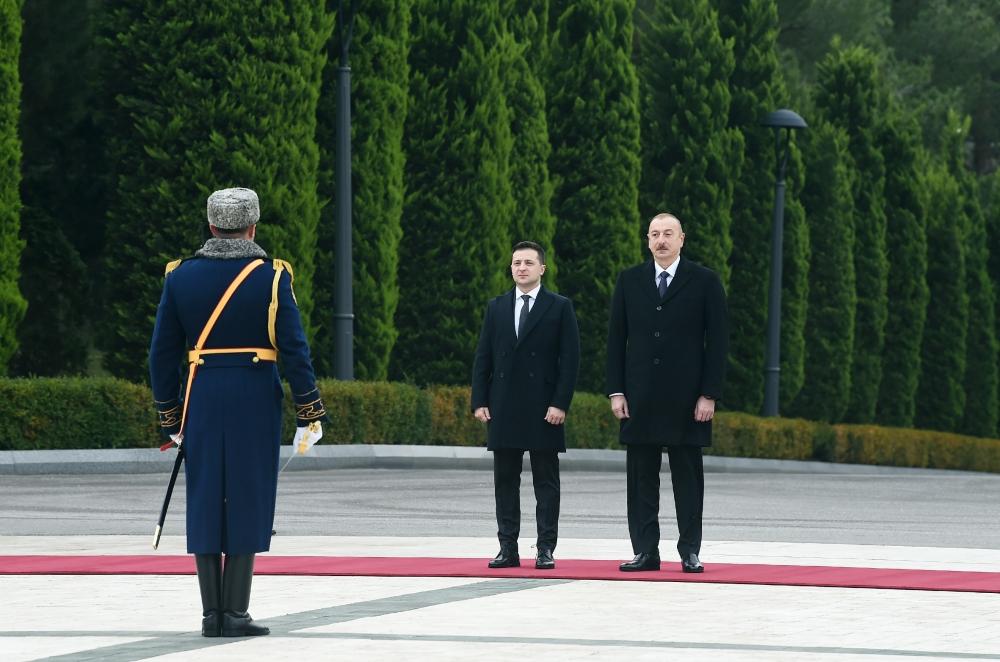 Состоялась церемония официальной встречи Президента Украины Владимира Зеленского в Баку  (ФОТО)