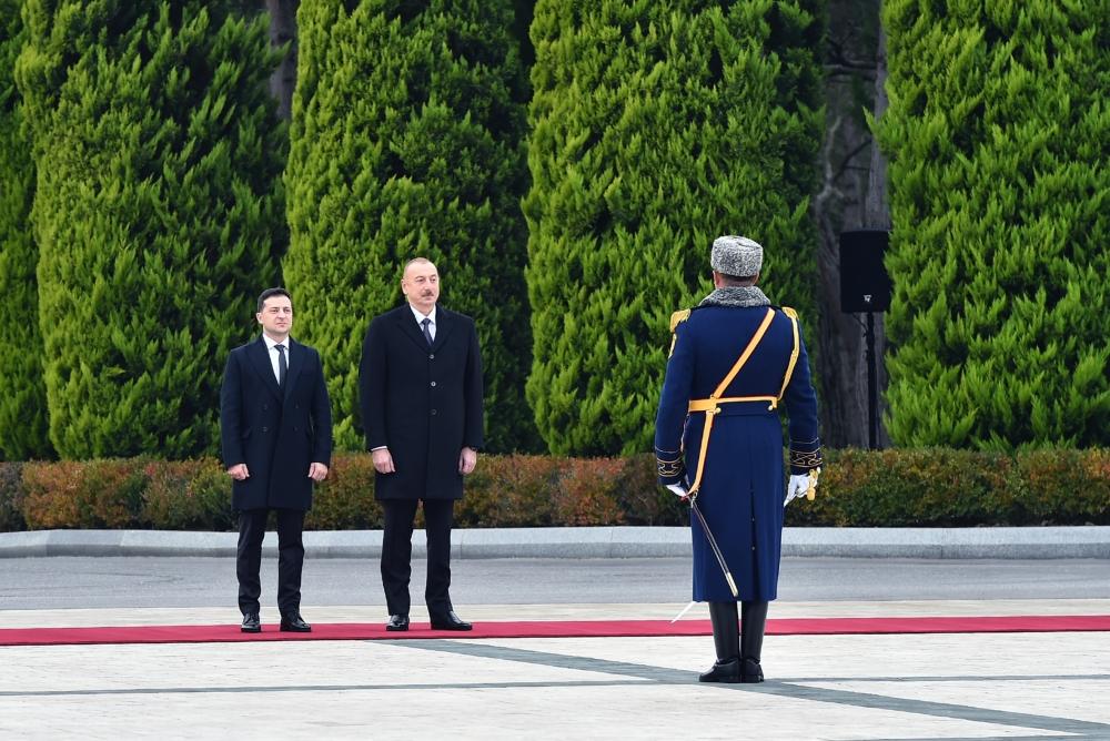 Состоялась церемония официальной встречи Президента Украины Владимира Зеленского в Баку  (ФОТО)