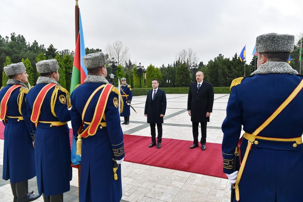 Состоялась церемония официальной встречи Президента Украины Владимира Зеленского в Баку  (ФОТО)