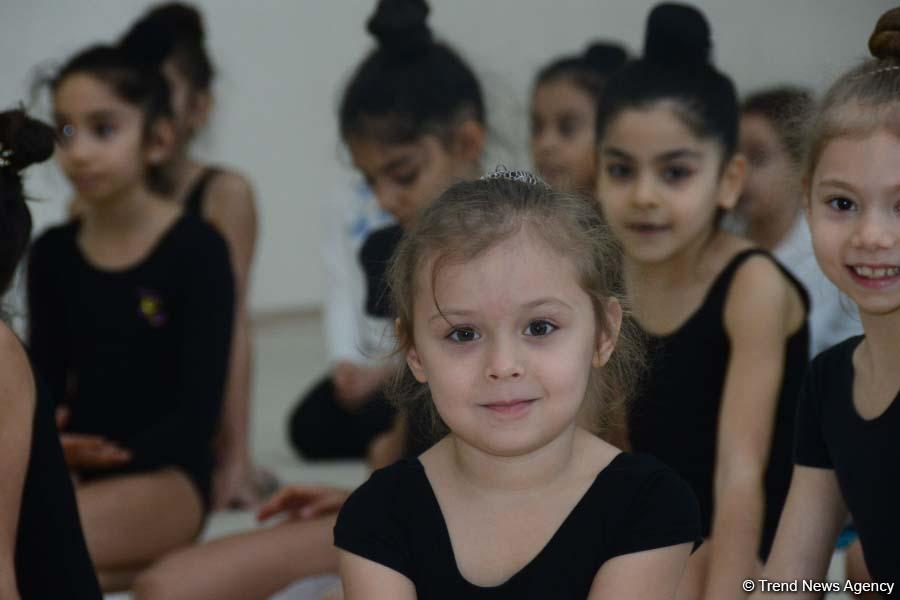 Члены национальной сборной Азербайджана по художественной гимнастике встретились с юными спортсменками (ФОТО)