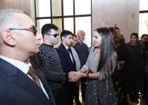 Вице-президент Фонда Гейдара Алиева Лейла Алиева приняла участие на премьере спектакля «Клятва» (ФОТО) (версия 2)