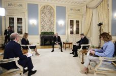 Президент Ильхам Алиев дал подробное интервью местным журналистам в связи с итогами года (ВИДЕО, ФОТО)