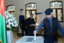 Azerbaijani citizens voting in municipal elections (PHOTO)