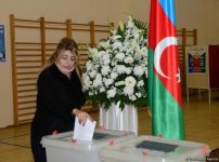 Azerbaijani citizens voting in municipal elections (PHOTO)