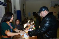Azerbaijani citizens voting in municipal elections (PHOTO)