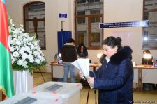 Azerbaijani citizens voting in municipal elections (PHOTO)