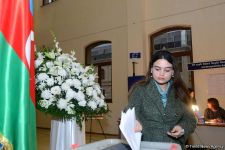 Azerbaijani citizens voting in municipal elections (PHOTO)