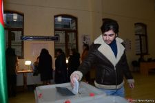 Azerbaijani citizens voting in municipal elections (PHOTO)