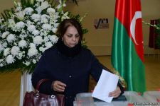 Azerbaijani citizens voting in municipal elections (PHOTO)