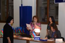 Azerbaijani citizens voting in municipal elections (PHOTO)