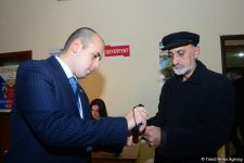 Azerbaijani citizens voting in municipal elections (PHOTO)