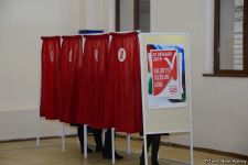 Azerbaijani citizens voting in municipal elections (PHOTO)