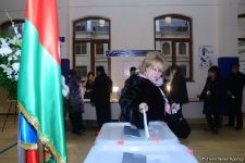 Azerbaijani citizens voting in municipal elections (PHOTO)