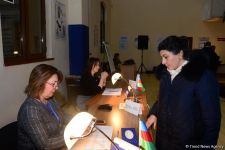 Azerbaijani citizens voting in municipal elections (PHOTO)