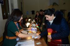 Azerbaijani citizens voting in municipal elections (PHOTO)