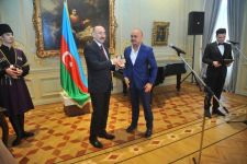 Азербайджанским звездам и деятелям культуры вручены государственные награды (ФОТО)