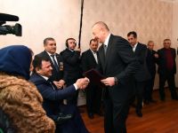 Состоялась церемония предоставления квартир и автомобилей инвалидам Карабахской войны и приравненным к ним лицам
В церемонии принял участие Президент Ильхам Алиев (ФОТО)