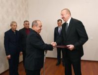 Состоялась церемония предоставления квартир и автомобилей инвалидам Карабахской войны и приравненным к ним лицам
В церемонии принял участие Президент Ильхам Алиев (ФОТО)