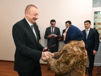 Состоялась церемония предоставления квартир и автомобилей инвалидам Карабахской войны и приравненным к ним лицам
В церемонии принял участие Президент Ильхам Алиев (ФОТО)