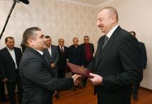 Состоялась церемония предоставления квартир и автомобилей инвалидам Карабахской войны и приравненным к ним лицам
В церемонии принял участие Президент Ильхам Алиев (ФОТО)