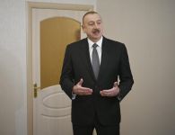 Состоялась церемония предоставления квартир и автомобилей инвалидам Карабахской войны и приравненным к ним лицам
В церемонии принял участие Президент Ильхам Алиев (ФОТО)