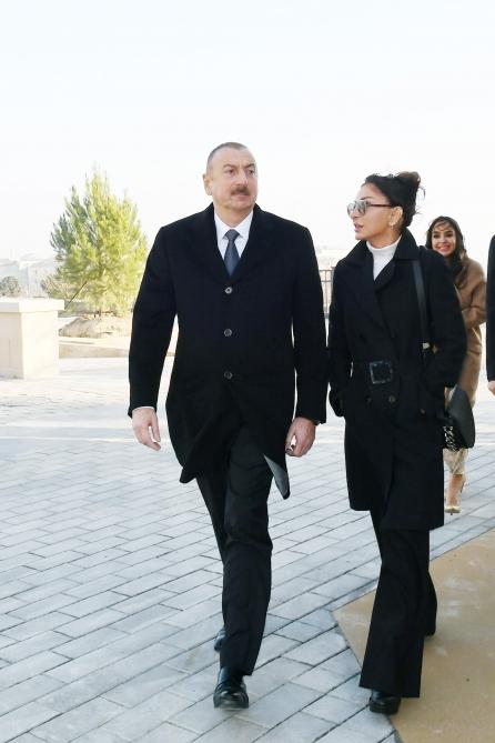Президент Ильхам Алиев принял участие в открытии Центральной бульварной улицы в «Баку Белый город» (ФОТО) (Версия 2)
