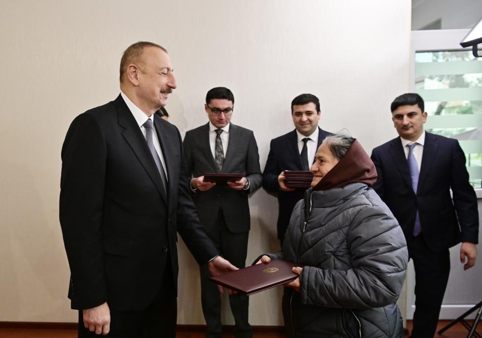 Состоялась церемония предоставления квартир и автомобилей инвалидам Карабахской войны и приравненным к ним лицам
В церемонии принял участие Президент Ильхам Алиев (ФОТО)