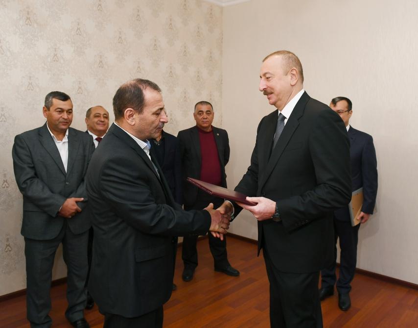 Состоялась церемония предоставления квартир и автомобилей инвалидам Карабахской войны и приравненным к ним лицам
В церемонии принял участие Президент Ильхам Алиев (ФОТО)