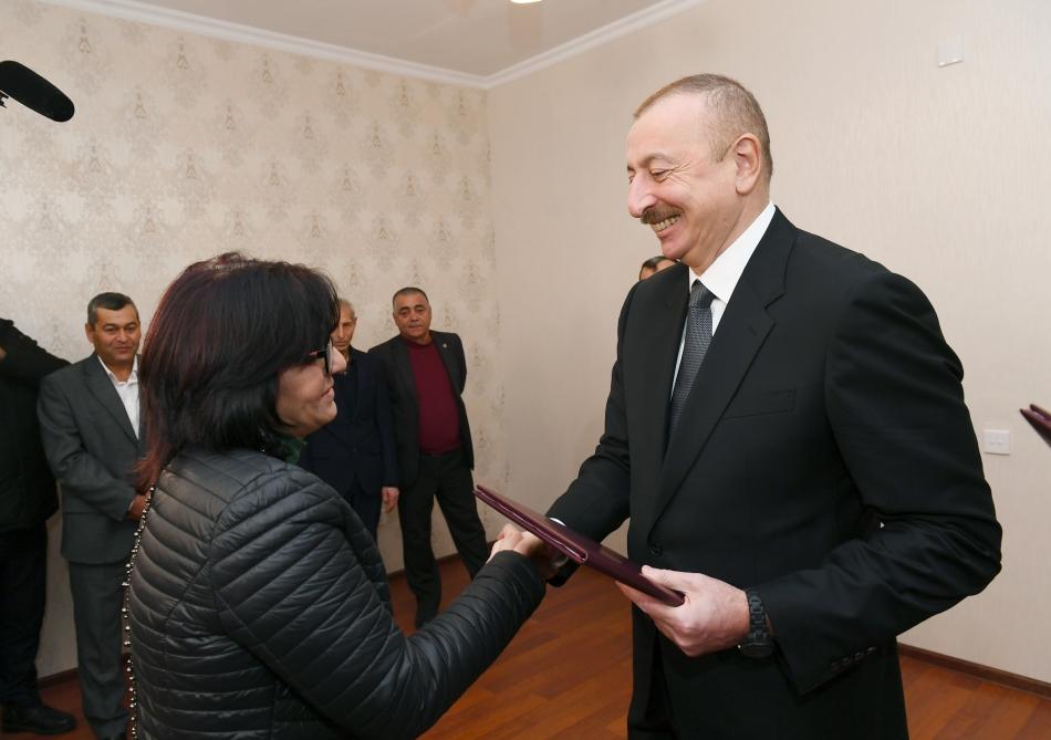 Состоялась церемония предоставления квартир и автомобилей инвалидам Карабахской войны и приравненным к ним лицам
В церемонии принял участие Президент Ильхам Алиев (ФОТО)