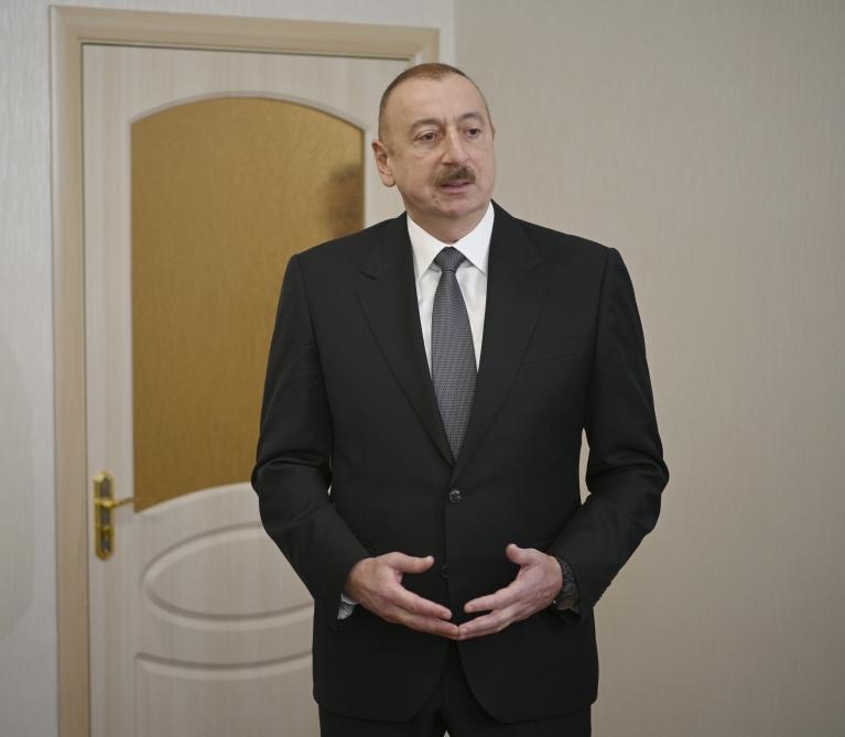 Состоялась церемония предоставления квартир и автомобилей инвалидам Карабахской войны и приравненным к ним лицам
В церемонии принял участие Президент Ильхам Алиев (ФОТО)
