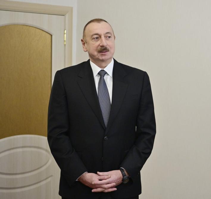 Состоялась церемония предоставления квартир и автомобилей инвалидам Карабахской войны и приравненным к ним лицам
В церемонии принял участие Президент Ильхам Алиев (ФОТО)