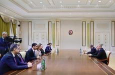 President Ilham Aliyev receives delegation led by Turkish minister of trade (PHOTO)